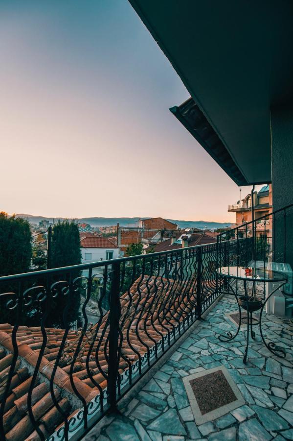 Vila Eden Boutique Hotel Корча Экстерьер фото