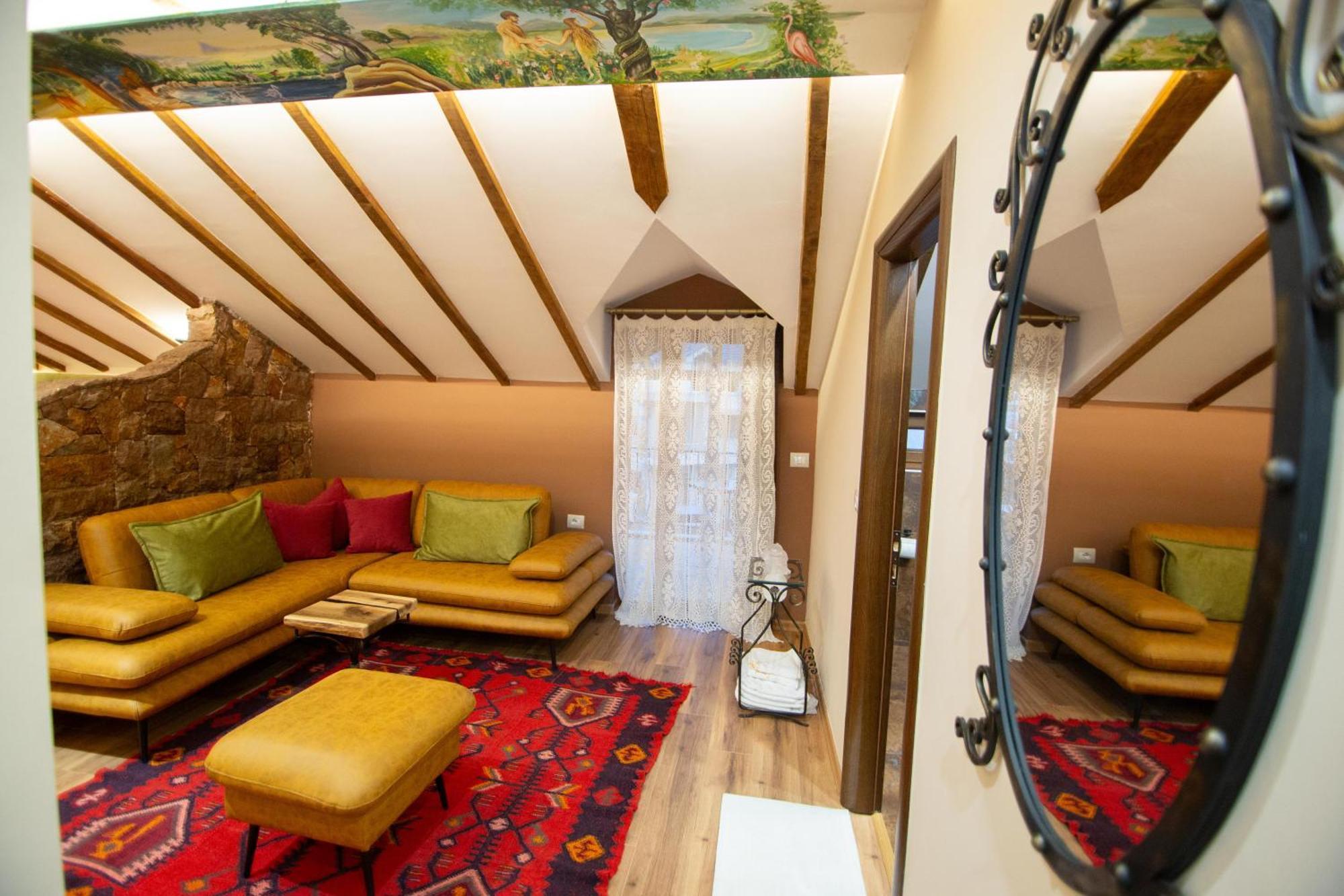 Vila Eden Boutique Hotel Корча Экстерьер фото