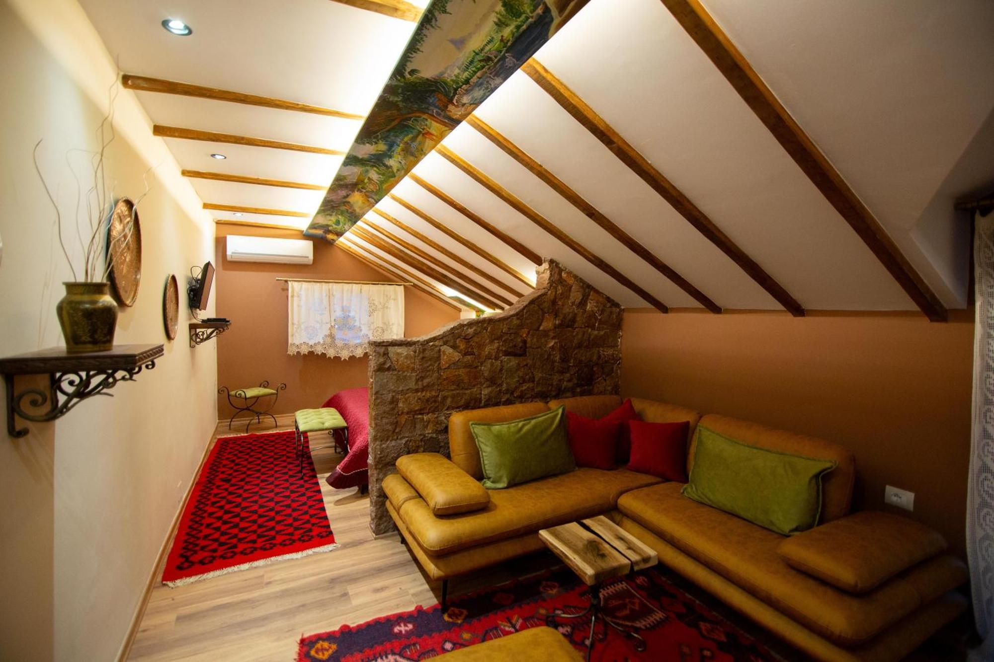 Vila Eden Boutique Hotel Корча Экстерьер фото