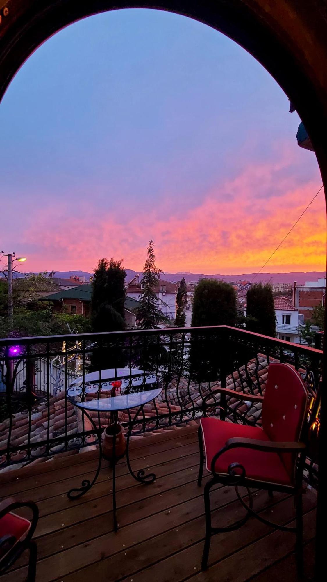 Vila Eden Boutique Hotel Корча Экстерьер фото